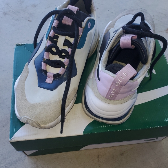 Puma shoes - Picture 3 of 3